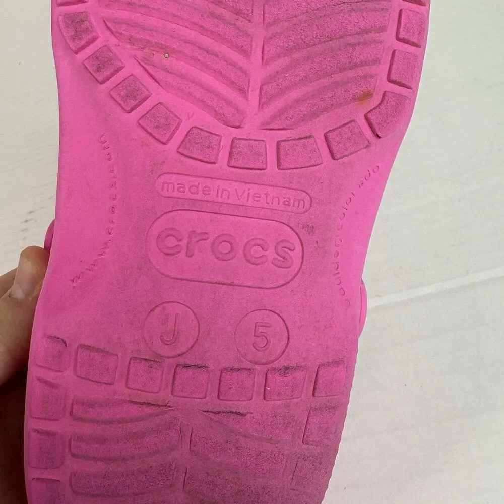 Crocs Girls Youth Size J5 Classic Clog Slip On Ultra Light Sandals Pink